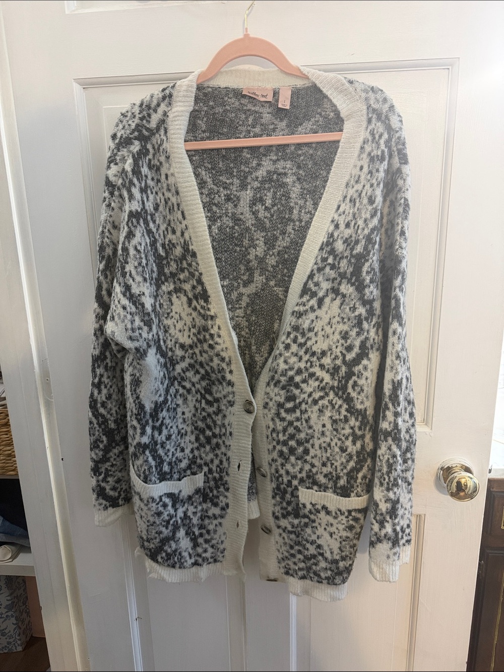 Women's Gray & Cream Patterned Button-Front Cardigan